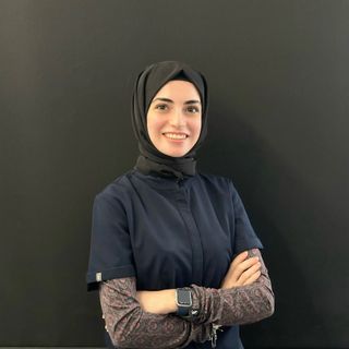 Aleyna Aygül, Diş Hekimi Malatya