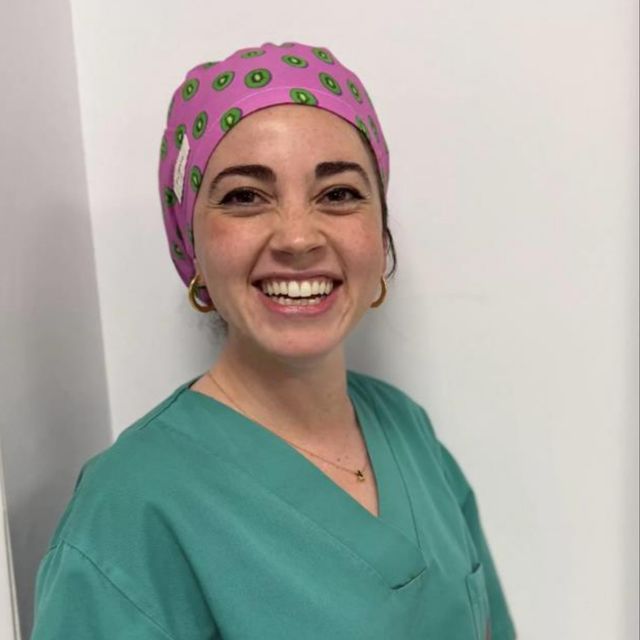 Irene Ramos Moreno, Angiólogo y cirujano vascular Granada