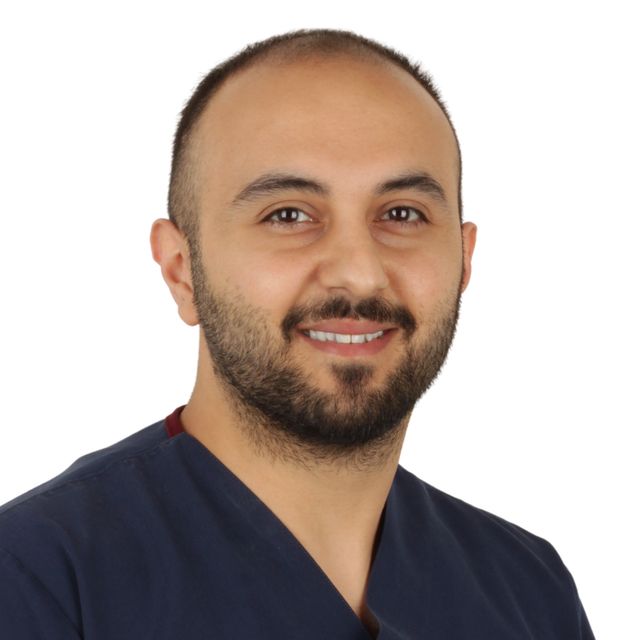 Batuhan Kurubaş, Diş Hekimi Gebze