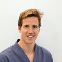 Iñigo Navarro Fernández, Dermatólogo Arrecife