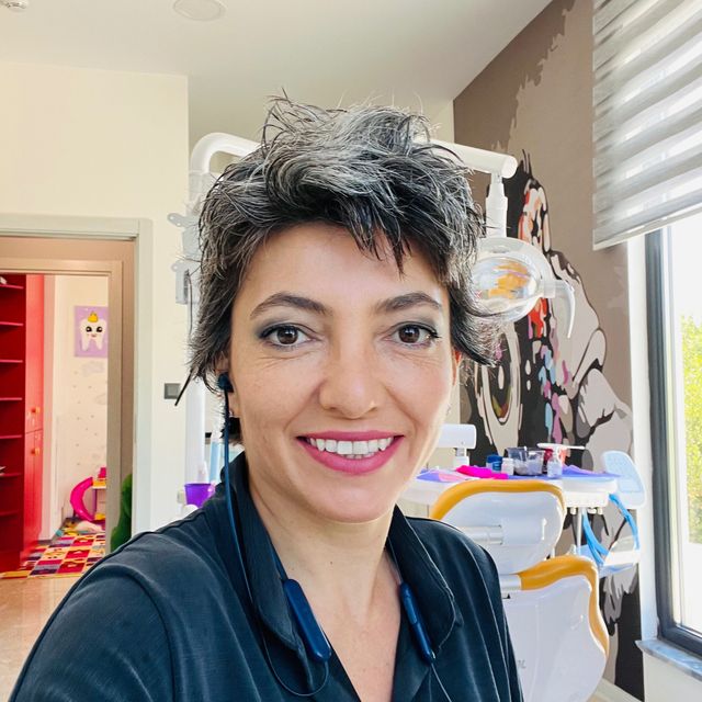 Mehtap Uysal, Diş Hekimi Kocaeli