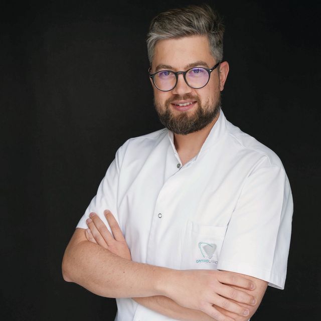 Artur Malottki, periodontolog Warszawa