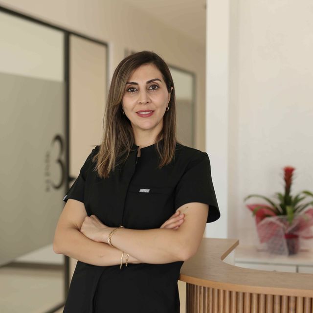 Zeynep Uzgur, Protetik Diş Tedavisi Kocaeli