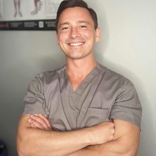 Powiększ obraz: Karol Szymura, fizjoterapeuta Lisia Góra