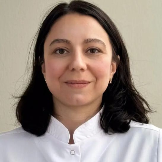 Gamze Nazlı Yanar Çelensü, Diş Hekimi Bursa