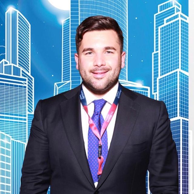 Adriano Ruggiero, oculista Arzano