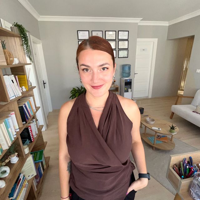 Asude Beyza Bilgi, Psikoloji İzmir