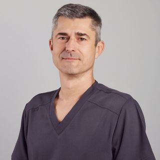 Powiększ obraz: Maciej Caban, stomatolog Kraków