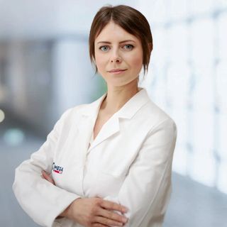 Powiększ obraz: Karolina Ćmiel-Smorzyk, neurochirurg Łazy