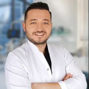 Kamer Çelik, Diş Hekimi Zeytinburnu