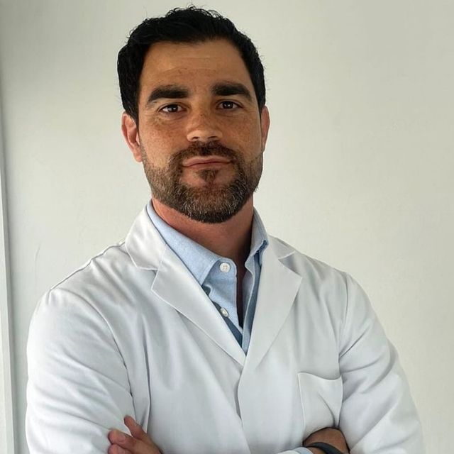 Nicolás Eugenio Gimenez Pastrian, Traumatólogo Huelva