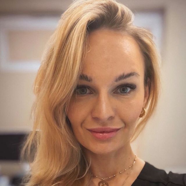 Aleksandra Izdebska, lekarz wykonujący zabiegi medycyny estetycznej Warszawa