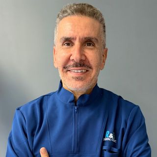 Ingrandire l'immagine: Francesco Lauria, dentista Nuoro