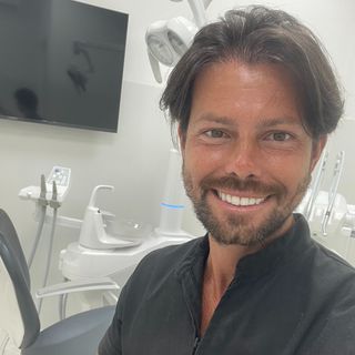 Raffaele Izzo, dentista Scafati