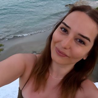Şeyma Kılıçarslan, Protetik Diş Tedavisi İstanbul