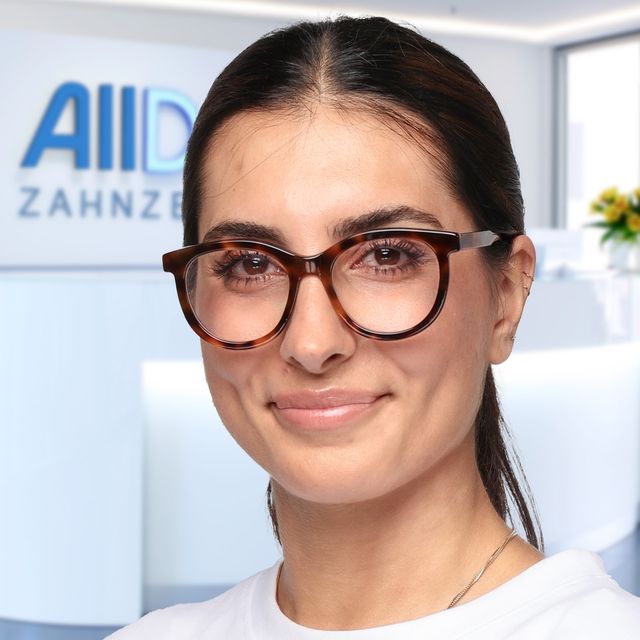 Elika Madani, Zahnarzt Lüneburg