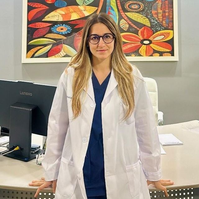 Antonella Delvecchio, chirurgo generale Bari