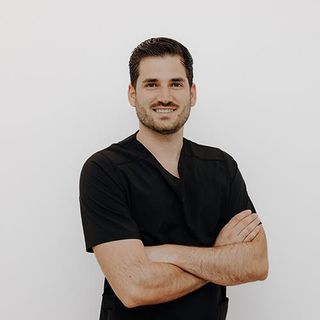 Acercar imagen: Alejandro Pallares Fernández, Dentista Cartagena
