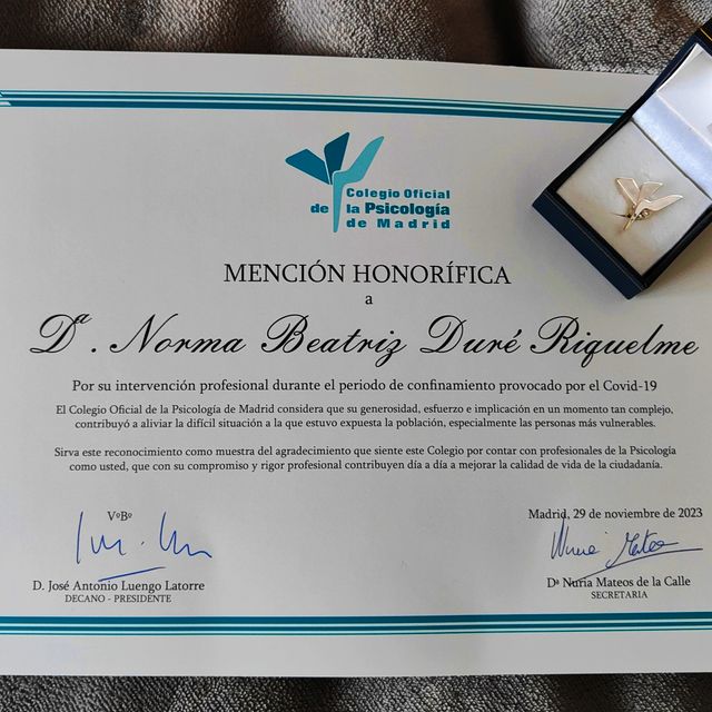 Acercar imagen: certificate 2