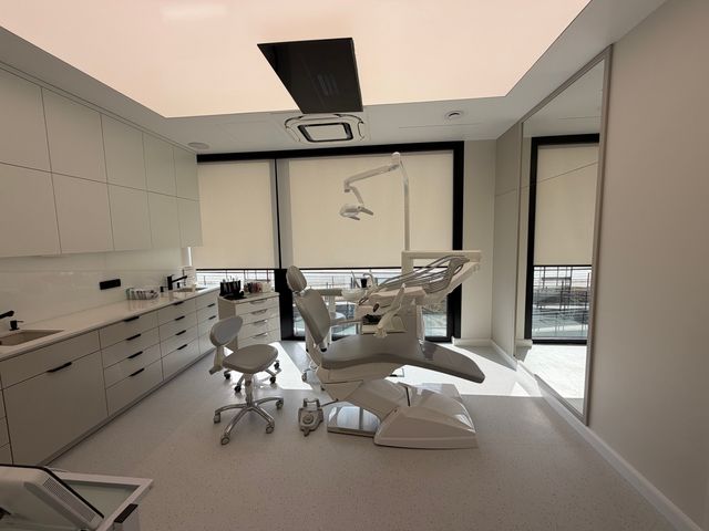 Powiększ obraz: Dentalcover ortodoncja & stomatologia