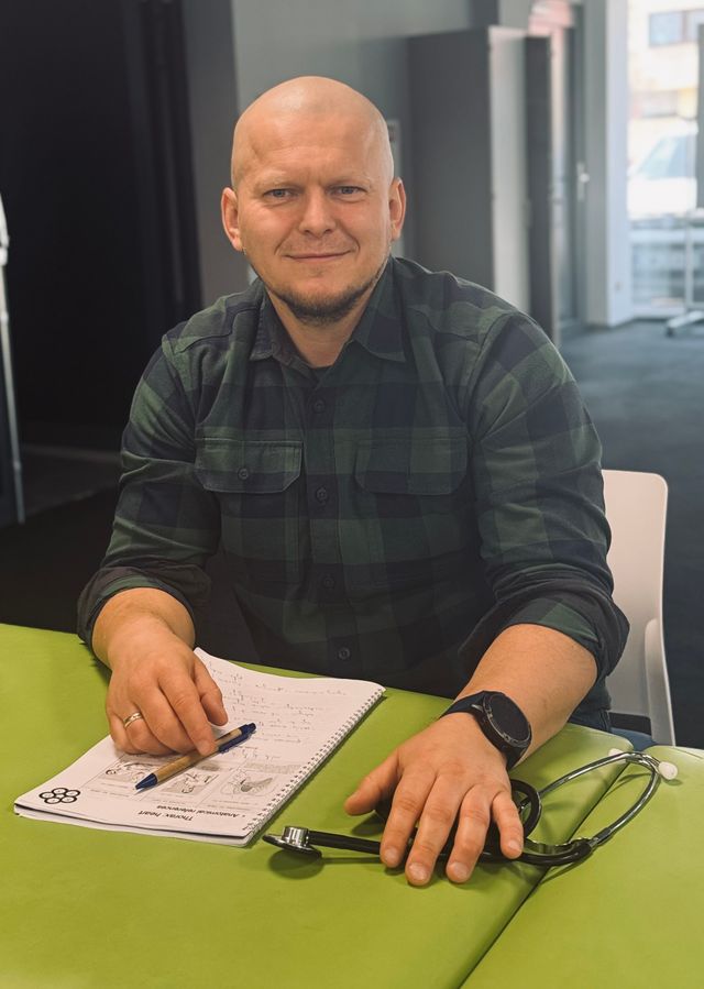 Powiększ obraz: "KINEZIS" Krzysztof Komisarek