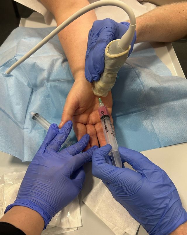 Powiększ obraz: MIWOMED Klinika Medycyny Regeneracyjnej i Neurochirurgii