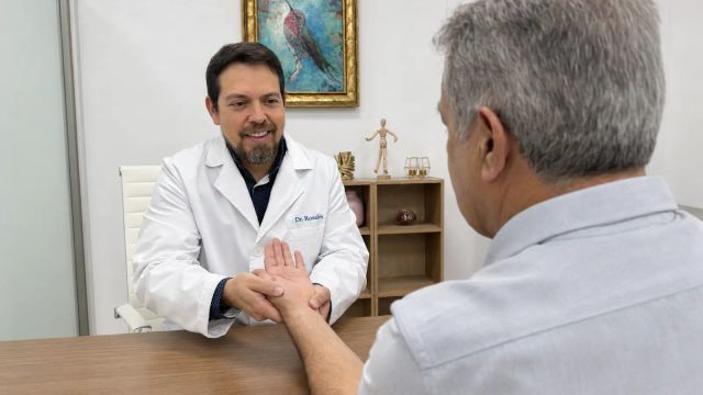 Acercar imagen: Consulta particular Dr. José Luis Rosales