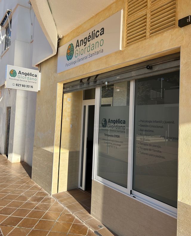 Acercar imagen: Centro Angélica Giordano. Campello