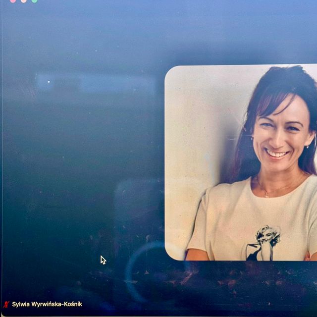 Powiększ obraz: Konsultacja online