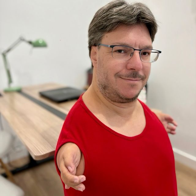 Acercar imagen: Consulta Raúl Gay