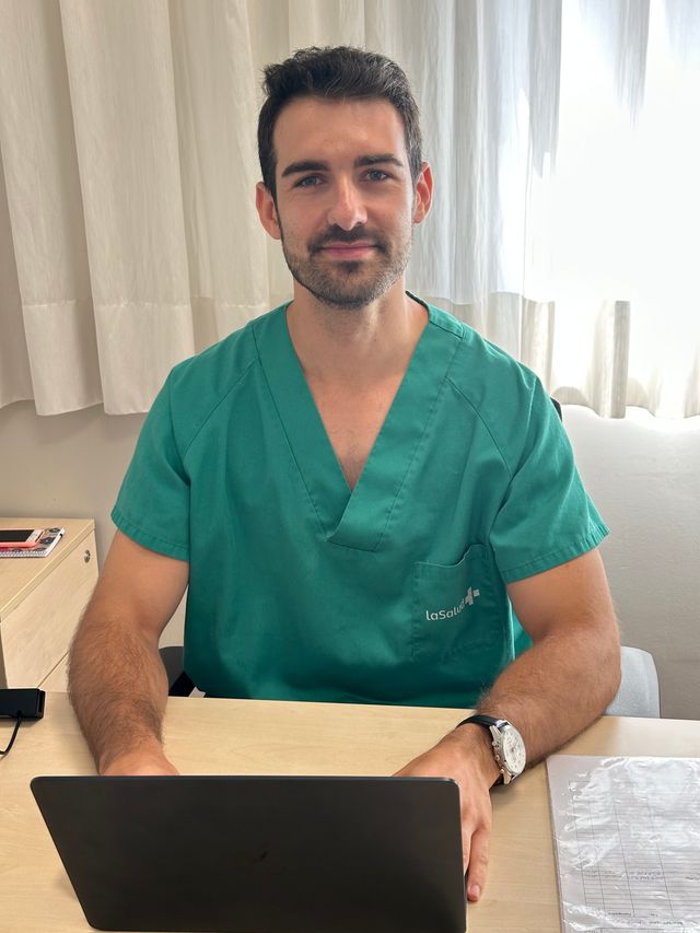 Acercar imagen: Clínica Carlos Mudarra. Dietista-Nutricionista Hospital La Salud