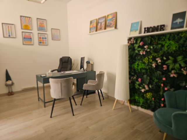 Acercar imagen: Centro de Psiquiatría y Psicología Raquel Calles Marbán