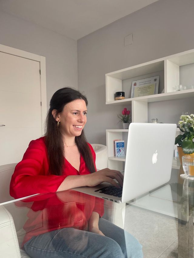 Acercar imagen: Consulta virtual (a distancia) - Macarena Capel Psicóloga