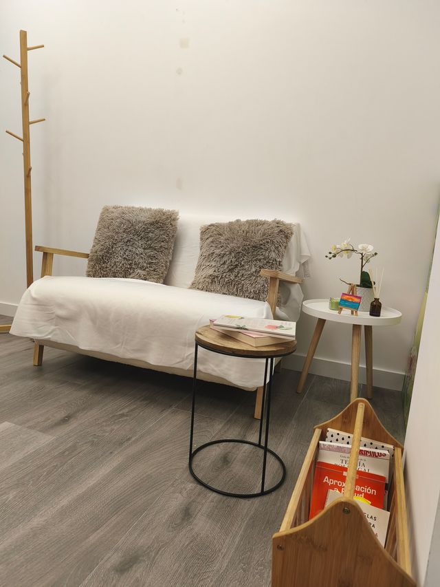 Acercar imagen: Elena Carretero Psicología Integrativa y EMDR