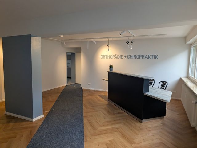 Bild vergrößern: Praxis für Orthopädie + Chiropraktik Dr.med. Jan Olivier  