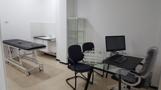 Acercar imagen: Central Médica Insular Canaria