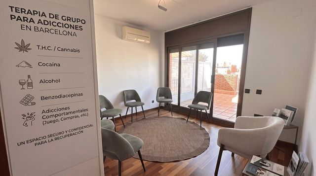 Acercar imagen: Barcelona - Consulta física / Psicoterapia