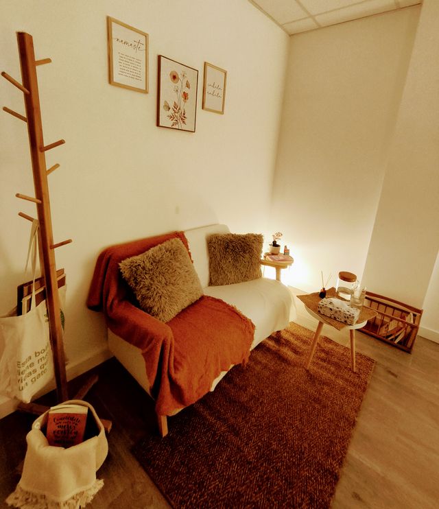 Acercar imagen: Elena Carretero Psicología Integrativa y EMDR