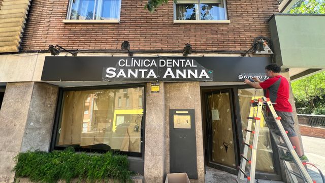 Acercar imagen: Clínica Dental Santa Anna