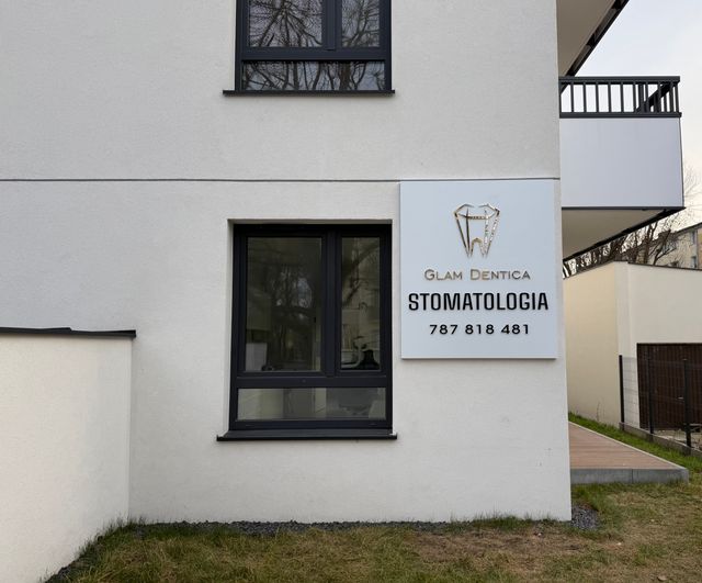 Powiększ obraz: Glam Dentica Maratońska