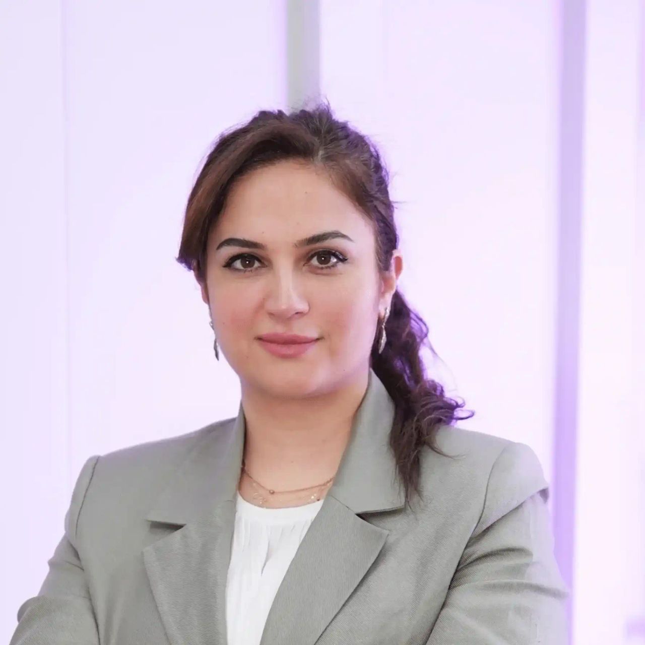 Esra Özhan Aşıkhasanoğlu-0