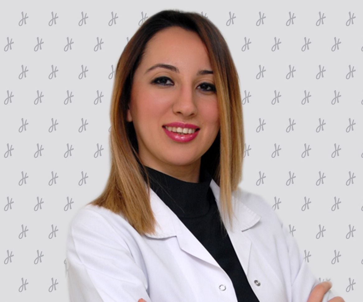 Saadet Tayşi-0