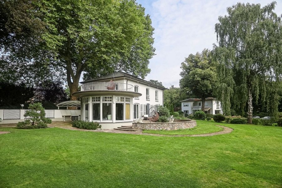 Aresu Naderi - Privatpraxis-3