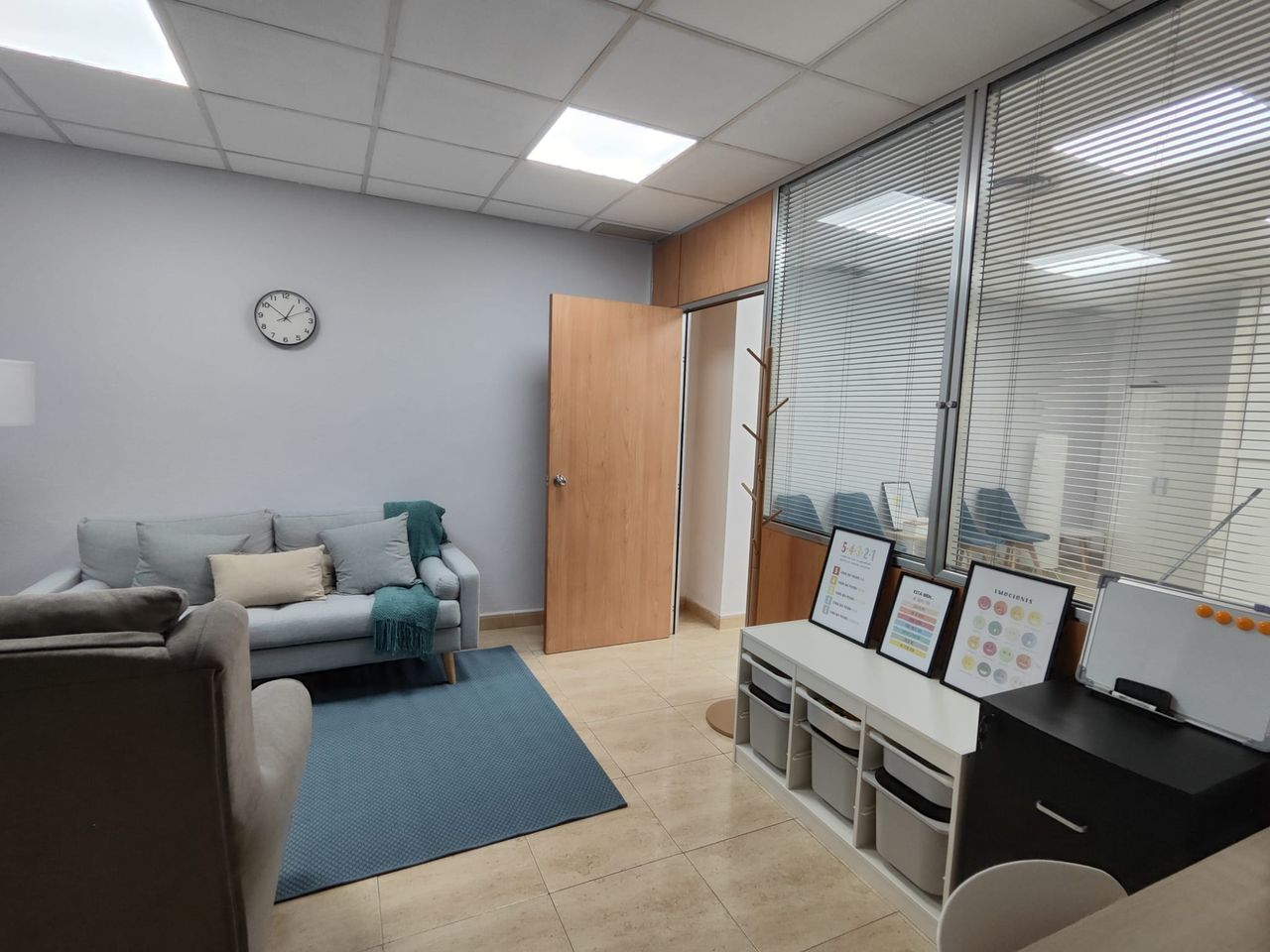 Eva Barjola Bizarro-5