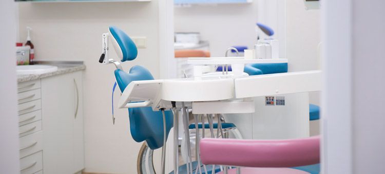 Assistenzärzte Zahnarztpraxis Kühnöl-2