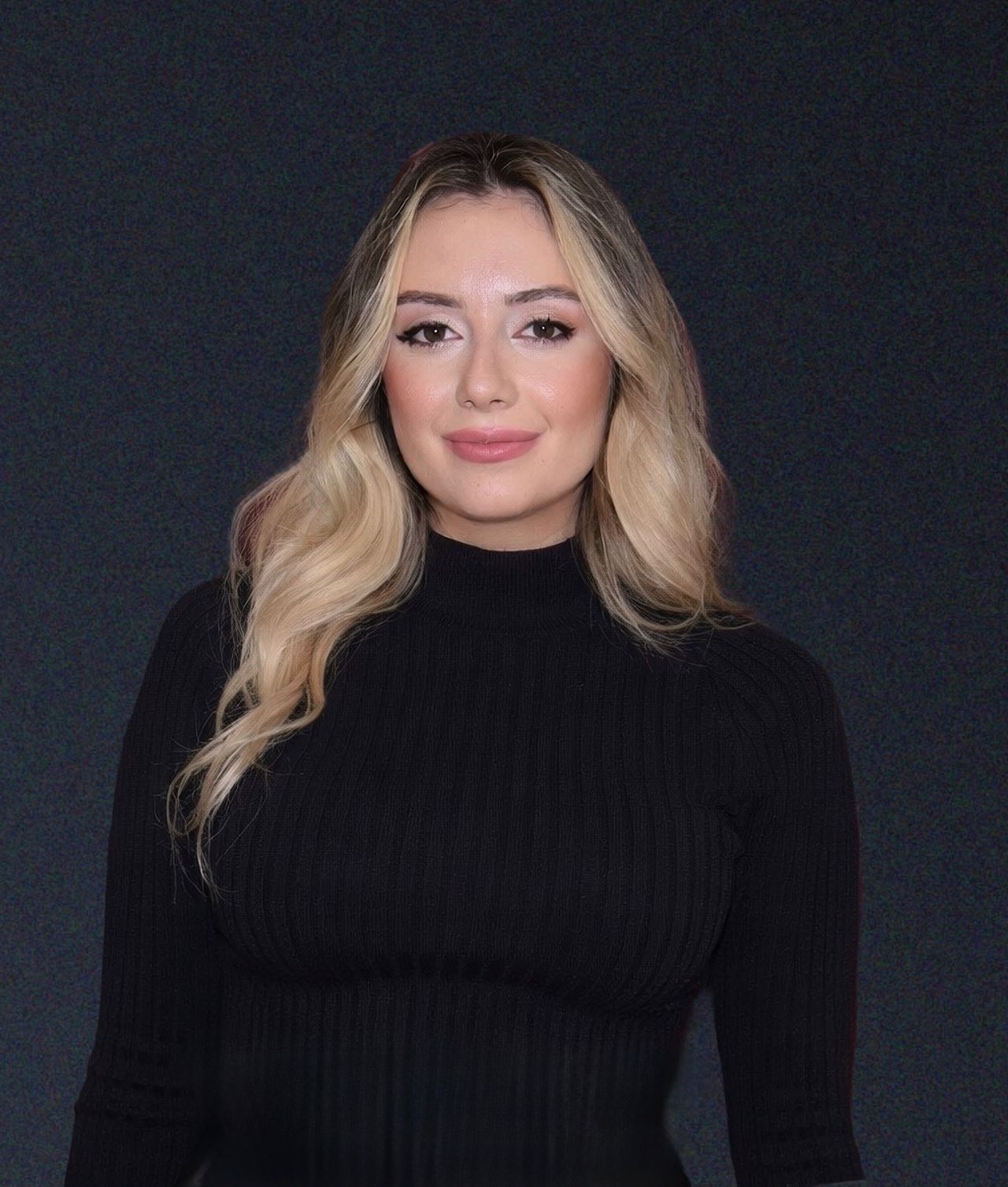 Gizem Kalsın-0