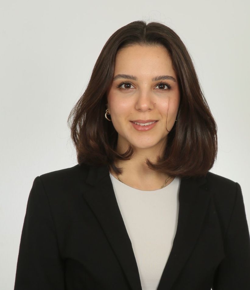 Özge Güneş-0
