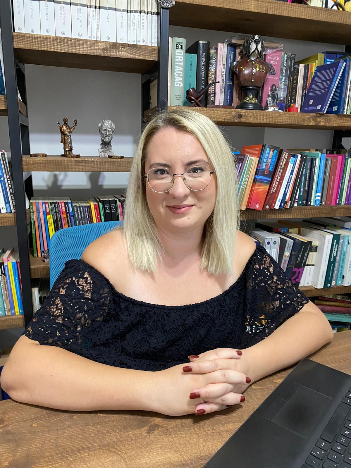 Gamze Sönmez  Kalpaklı-1