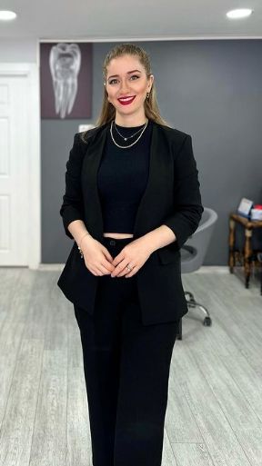 Betül Ekici İğneci-1