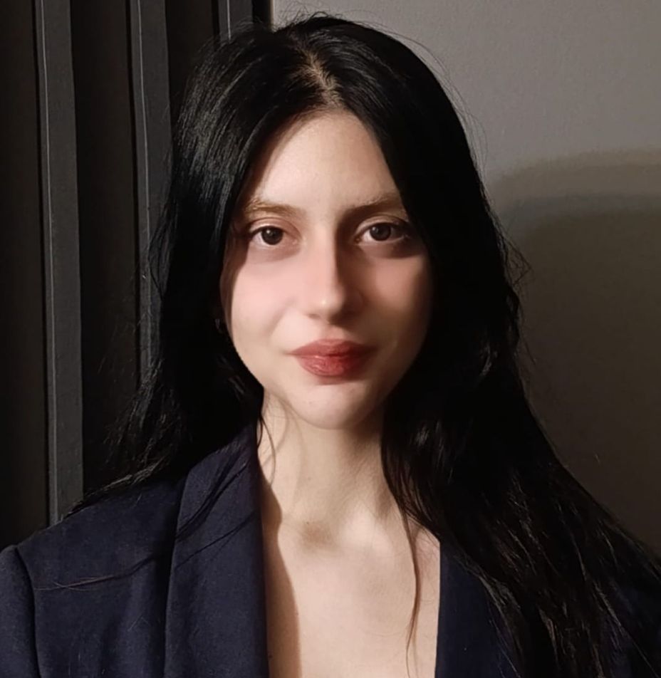 Ayris Uçmak-0